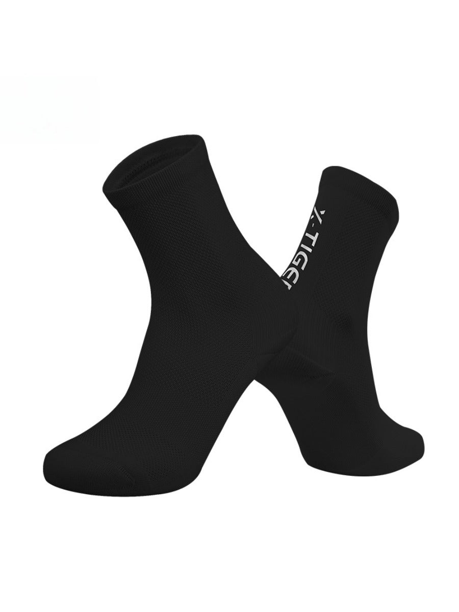 X-TIGER Breathable Cycling Sports Socks Night Reflective Quick Dry Anti-Slip Sweat Absorbent Running Cycling Socks for Men Women